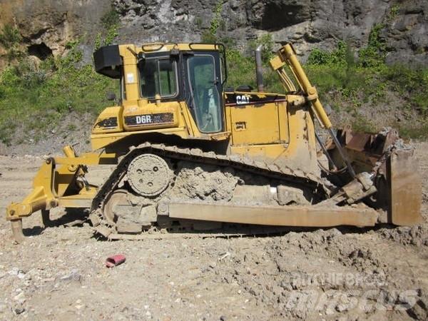 CAT D 6 R XL Верижни булдозери
