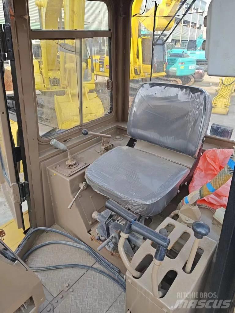 CAT D 6 G Верижни булдозери
