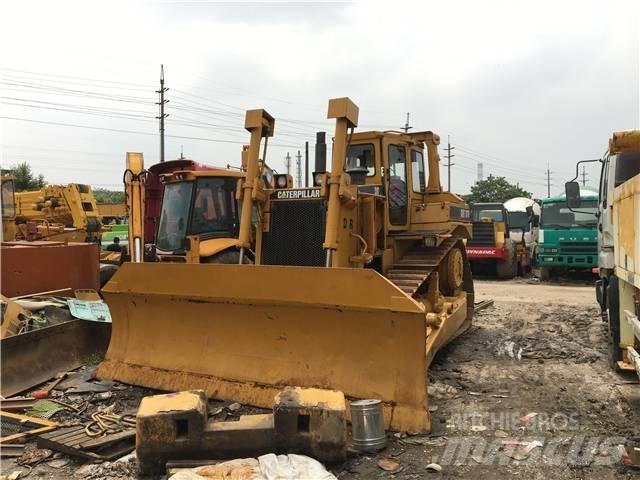 CAT D7R Верижни булдозери
