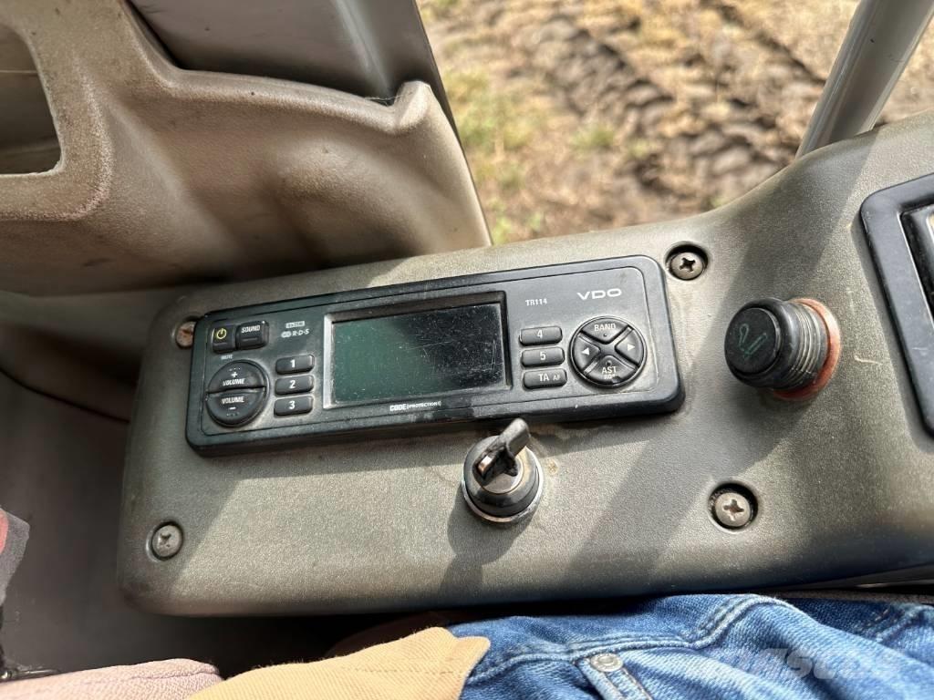 New Holland MH 4.6 Други товарещи и копаещи и аксесоари