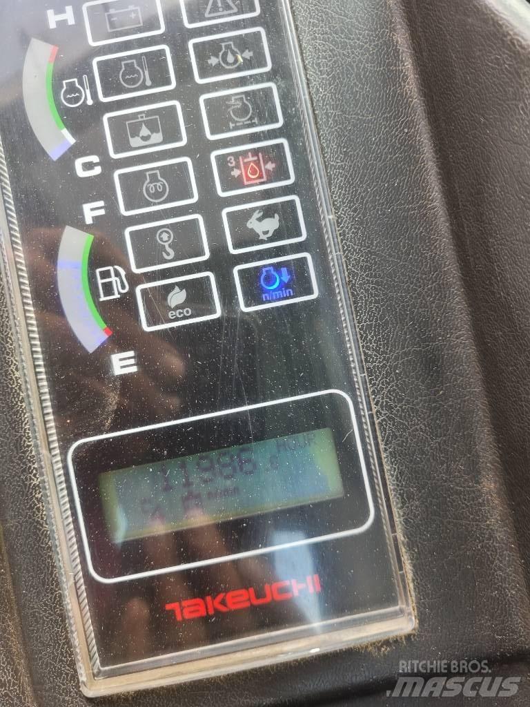 Takeuchi TB 290 Средни екскаватори 7т - 12т