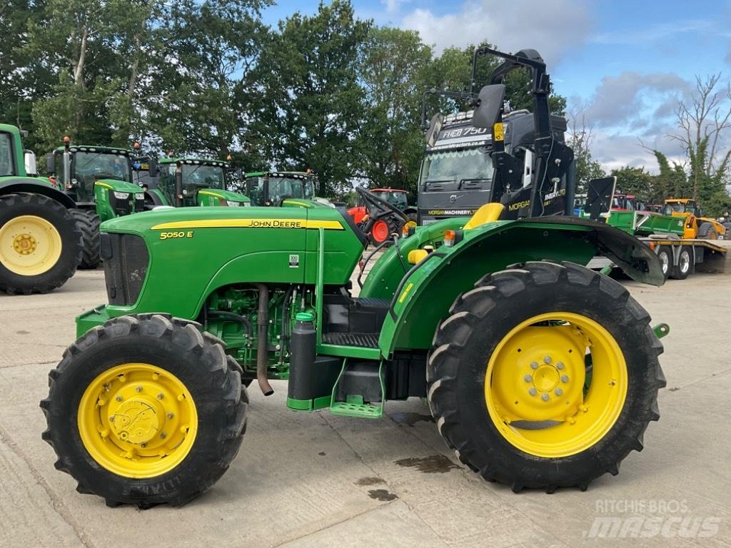 John Deere 5050E Трактори