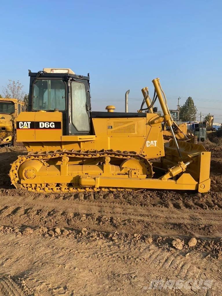 CAT D 6 G Верижни булдозери
