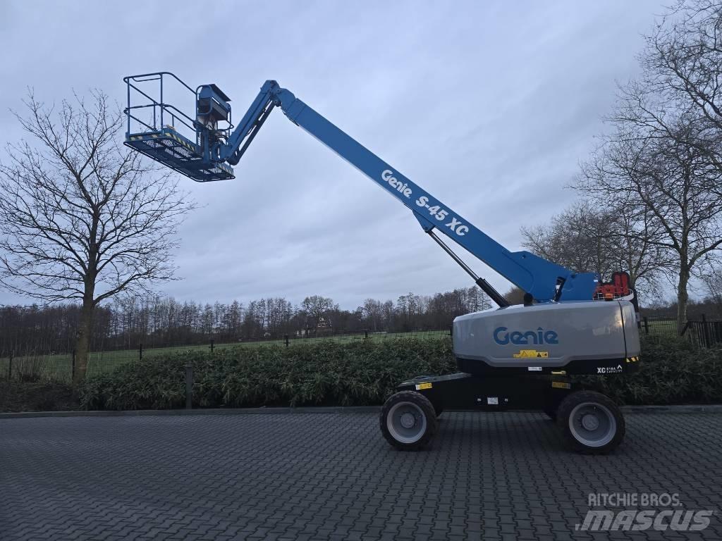 Genie s-45 XC Телескопични повдигачи
