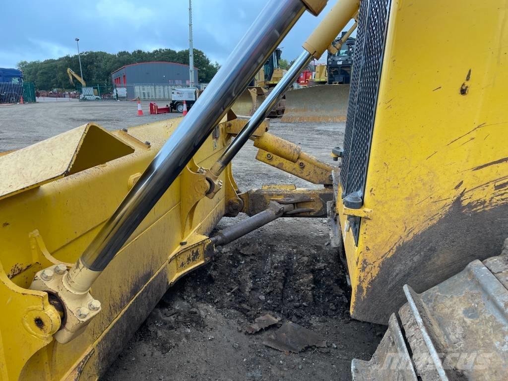 Komatsu D 65 PX-18E0 Верижни булдозери
