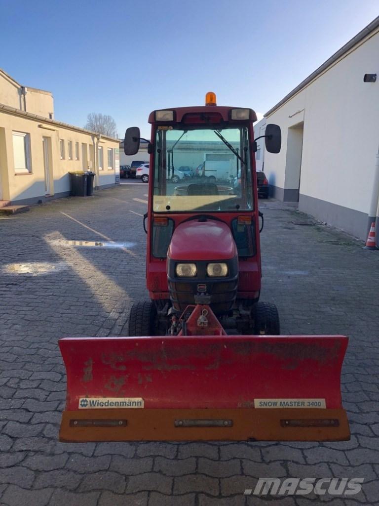 Shibaura ST 324 HST Компактни трактори