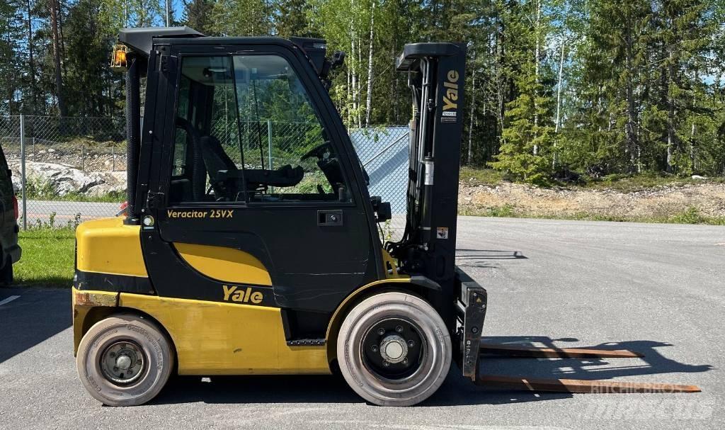 Yale GDP 25 VX Дизелови камиони