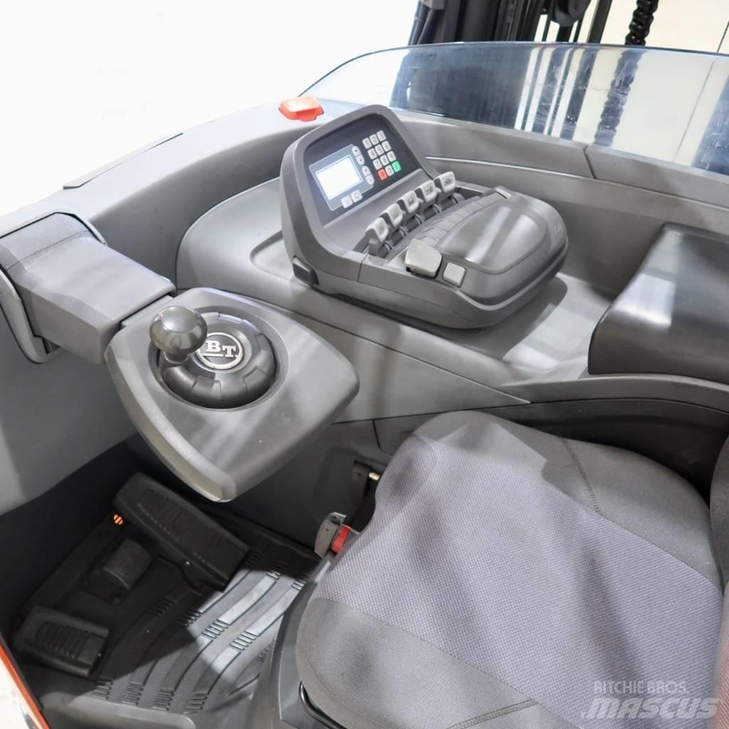 Toyota RRE160R Ретрак/ Високоповдигач с изместване на вилката напред