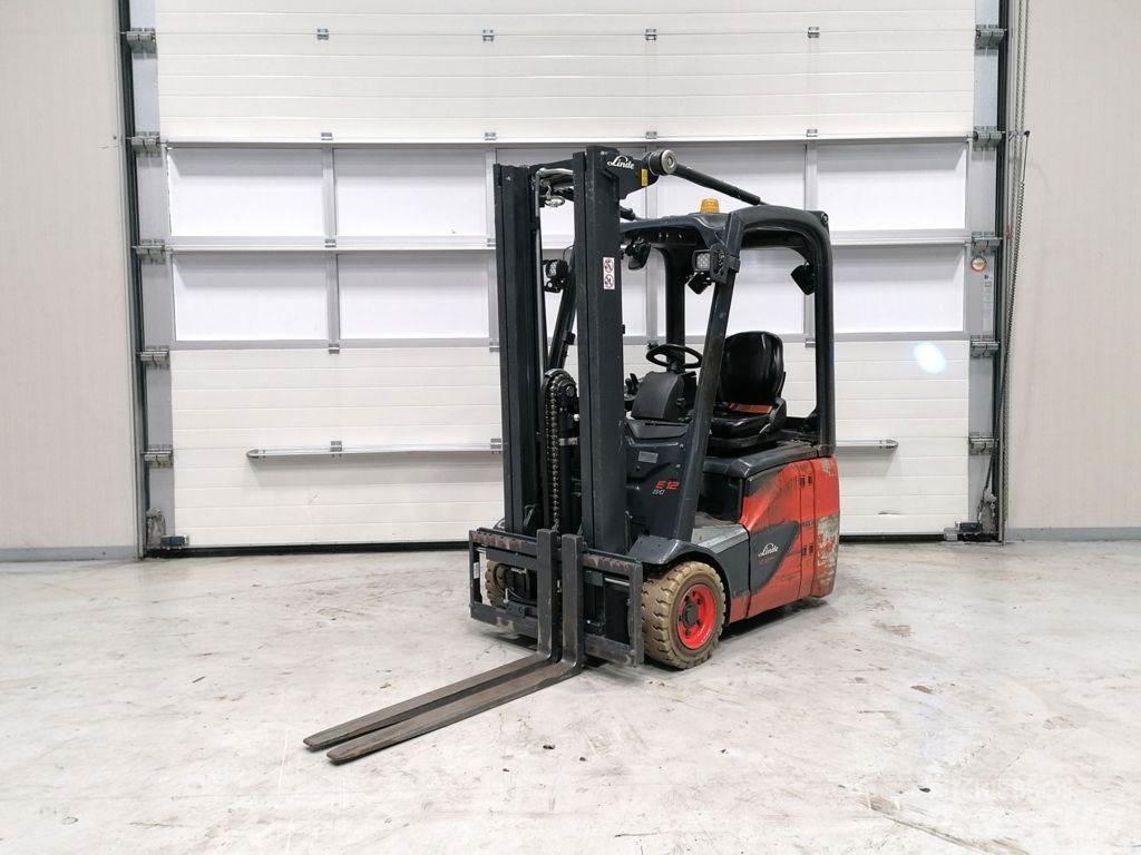 Linde E12-02 Електрически вилични кари-повдигачи