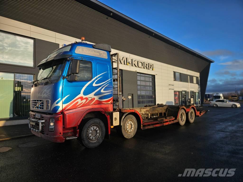 Volvo FH12 8x4 Камиони за превоз на горски машини
