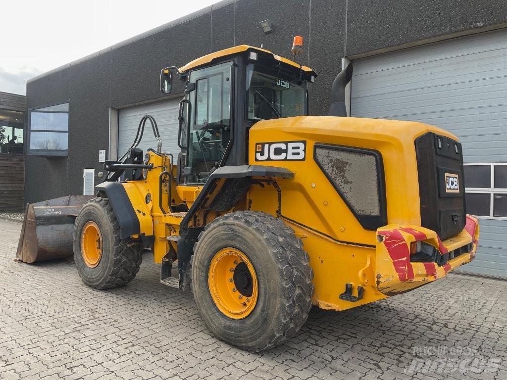 JCB 427HT Колесни товарачи
