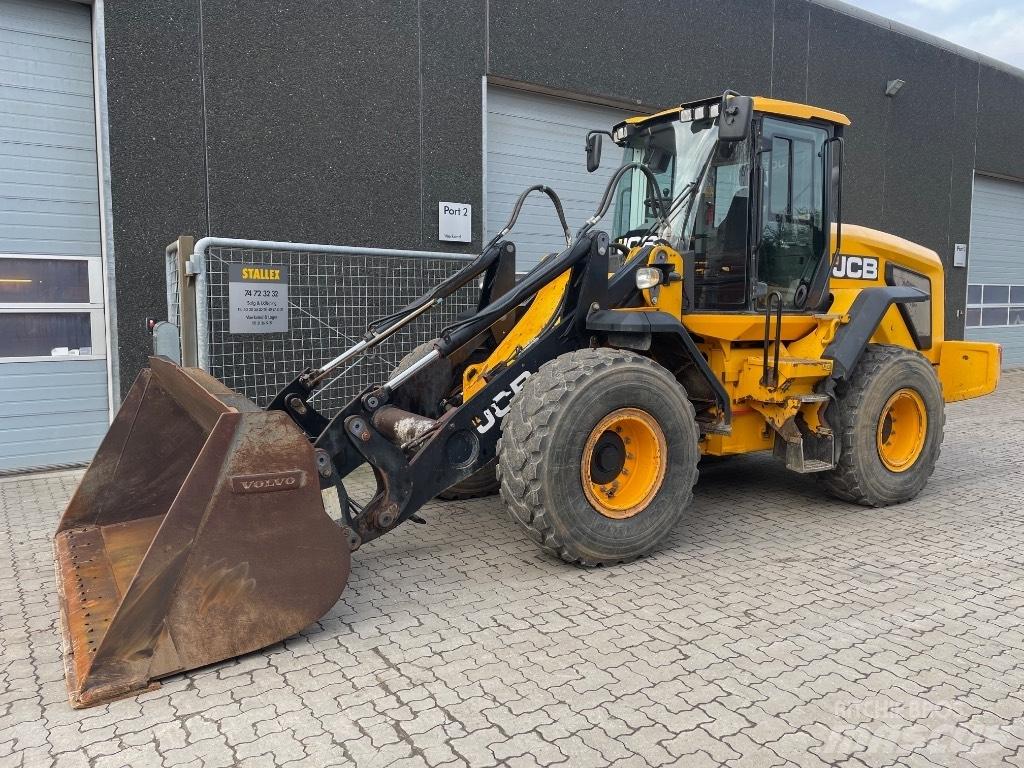 JCB 427HT Колесни товарачи