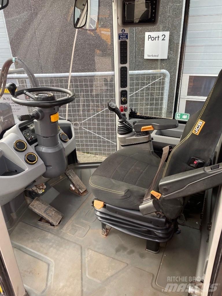JCB 427HT Колесни товарачи