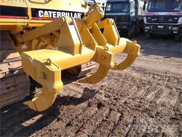 CAT D 6 M Верижни булдозери
