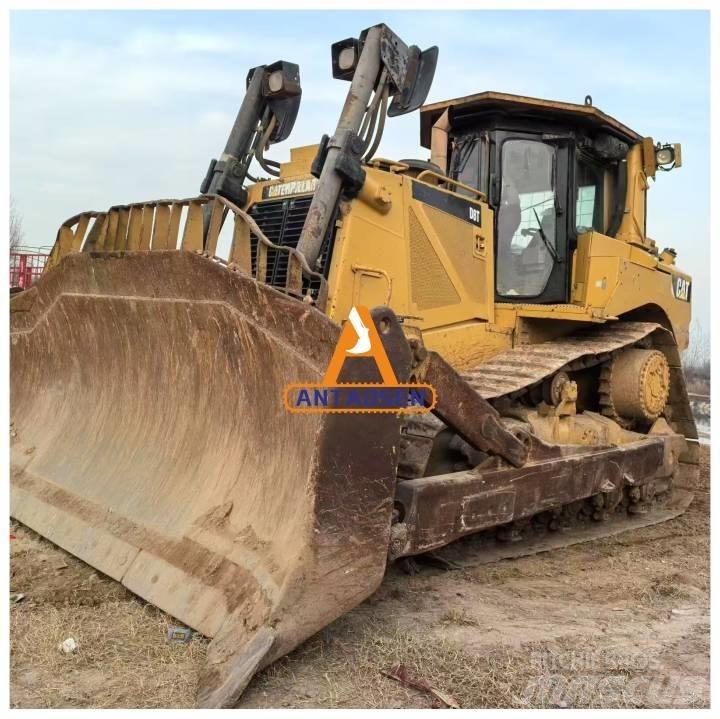 CAT D8T bulldozers Верижни булдозери
