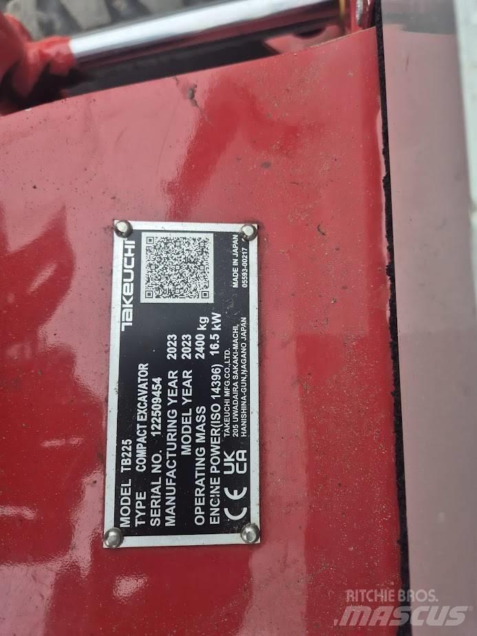 Takeuchi TB 225 Мини екскаватори < 7 т