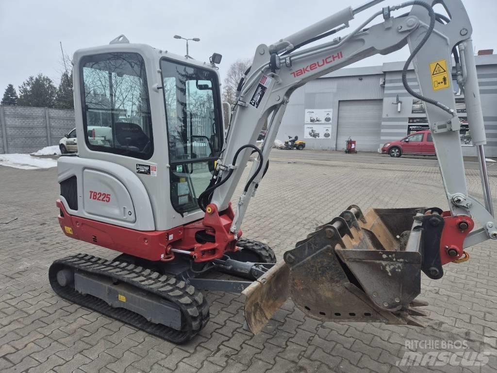 Takeuchi TB 225 Мини екскаватори < 7 т