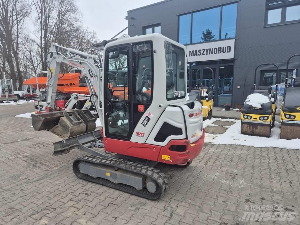 Takeuchi TB 225 Мини екскаватори < 7 т