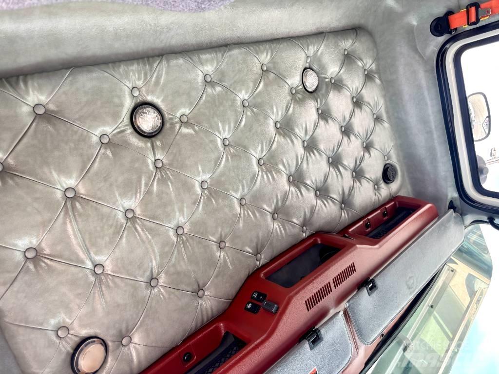 Mack CHU 613 Автомобили за пътна помощ