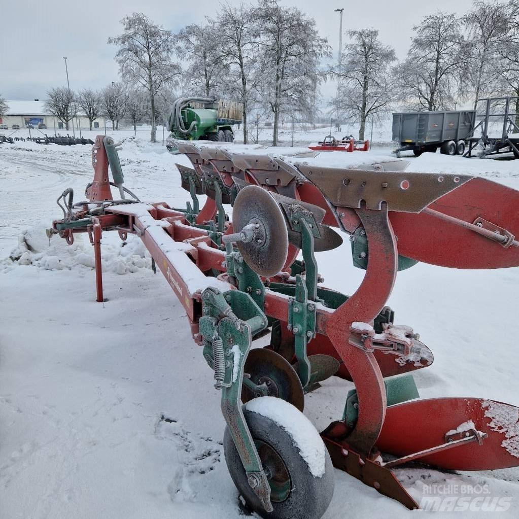 Kverneland EM85 Реверсивни плугове