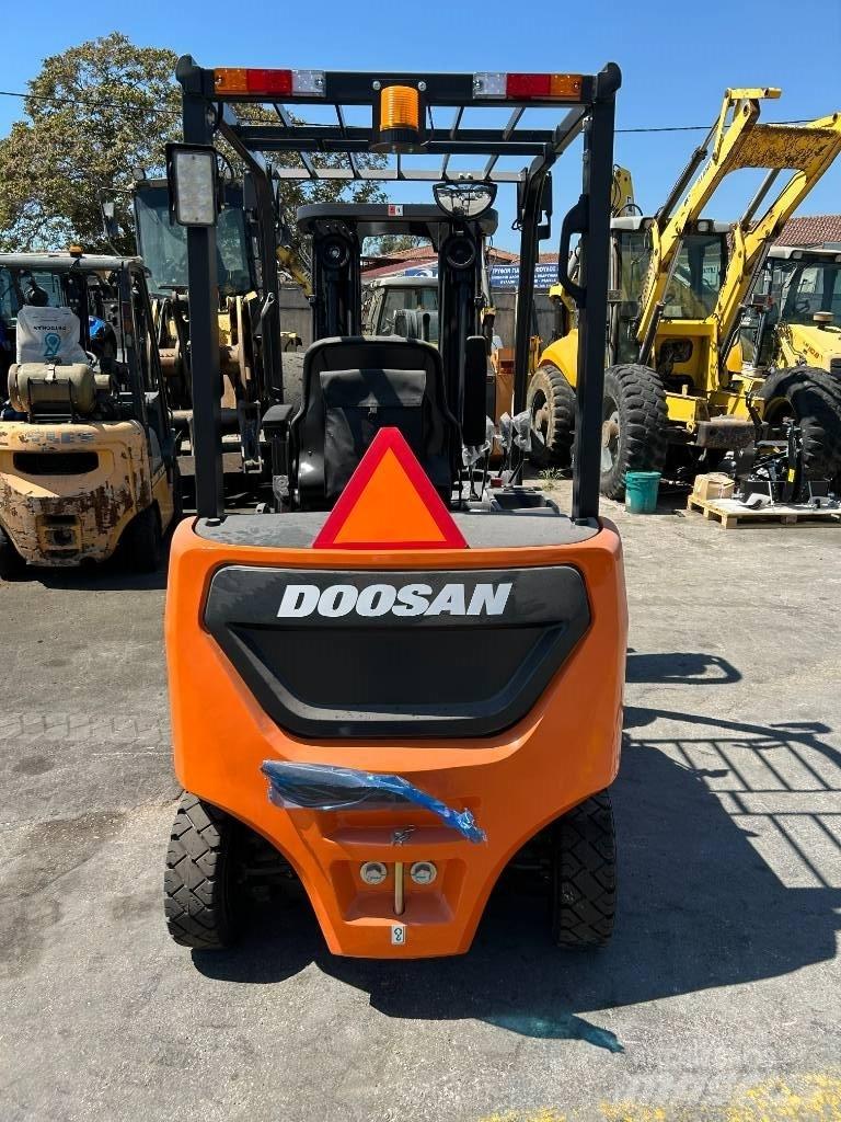 Doosan B 25 NS Електрически вилични кари-повдигачи