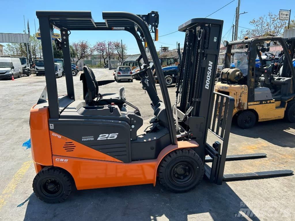 Doosan B 25 NS Електрически вилични кари-повдигачи