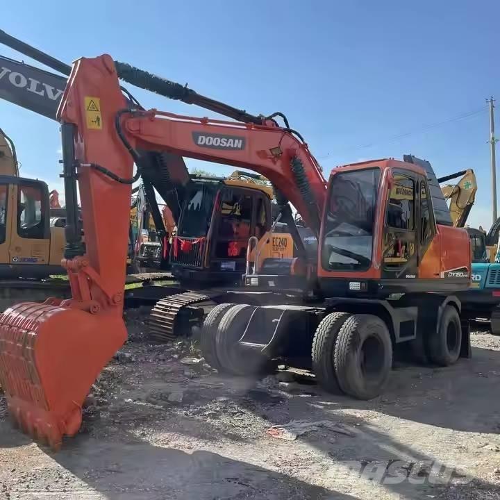Doosan DX150W Колесни екскаватори