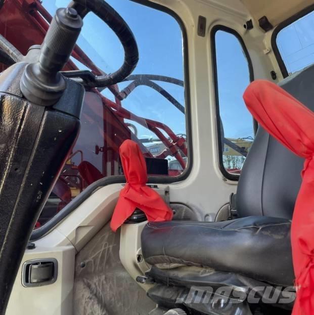Doosan DX150W Колесни екскаватори