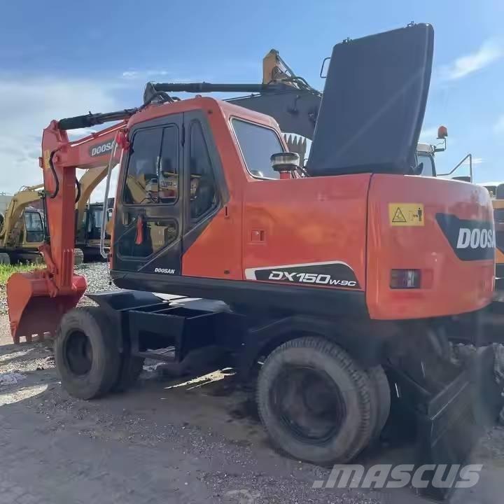 Doosan DX150W Колесни екскаватори