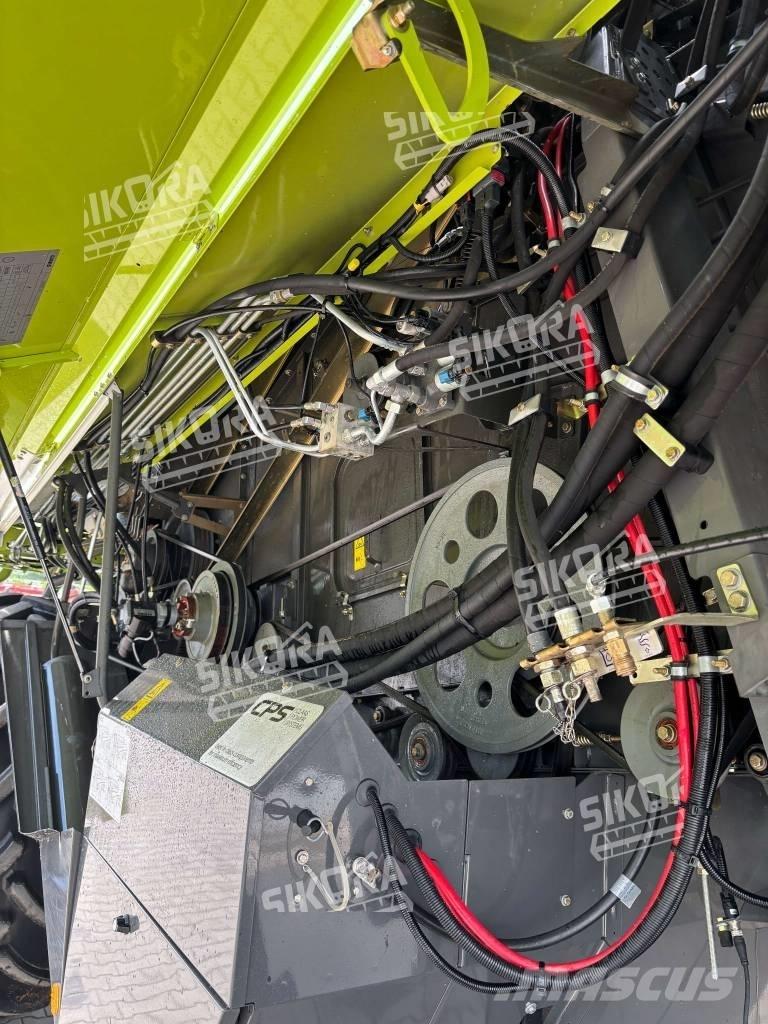 CLAAS Tucano 320 Комбайни