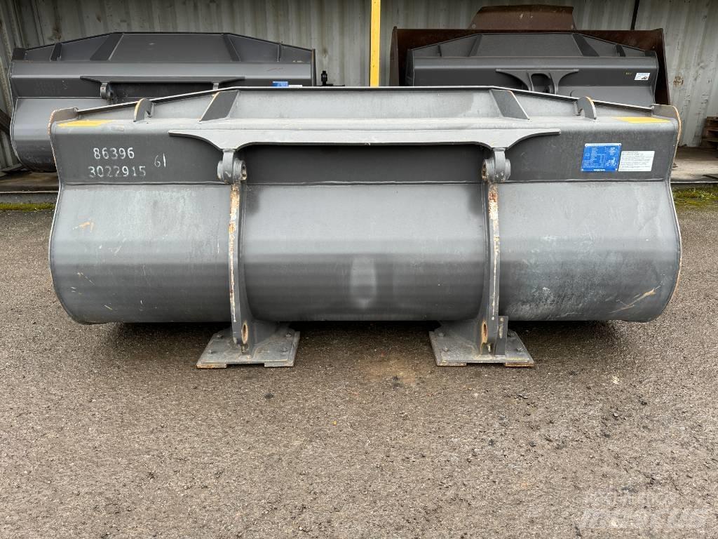 Volvo 1.6m Bucket Кофи