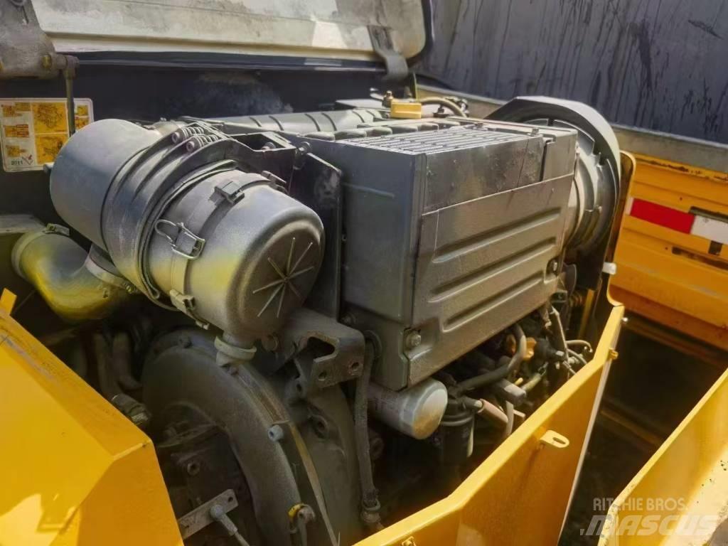 Dynapac CC 142 Двойни барабанни ролки
