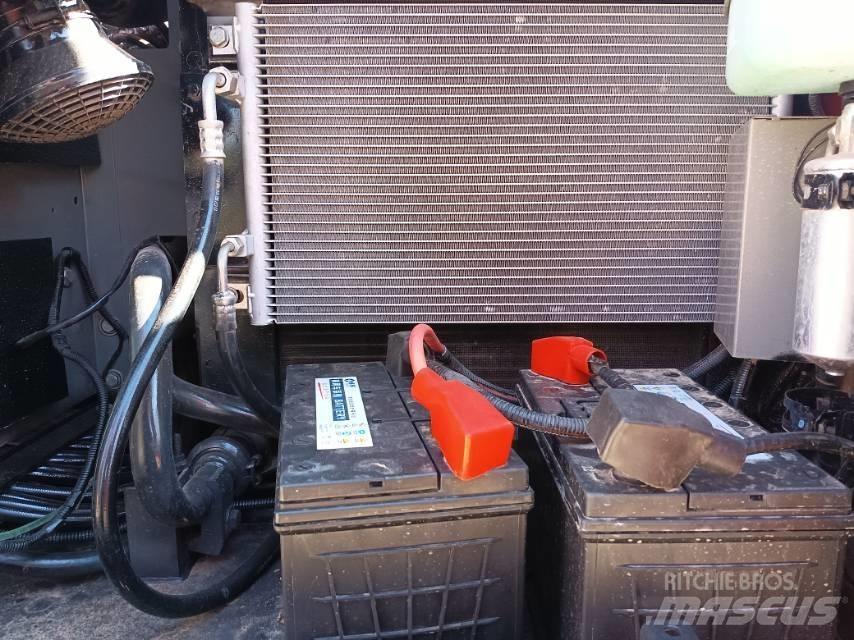 Hitachi ZX 120 Средни екскаватори 7т - 12т
