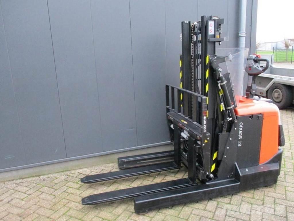 BT SPE 120 XR Кари повдигачи на контейнери