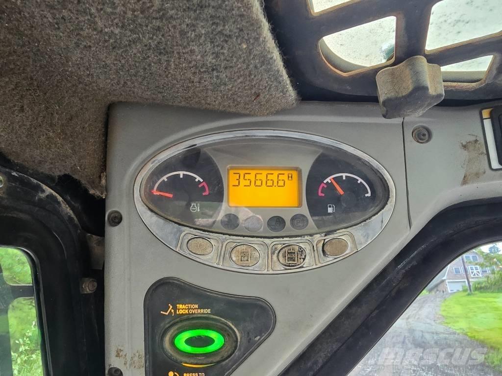 Bobcat T 320 Мини товарачи

