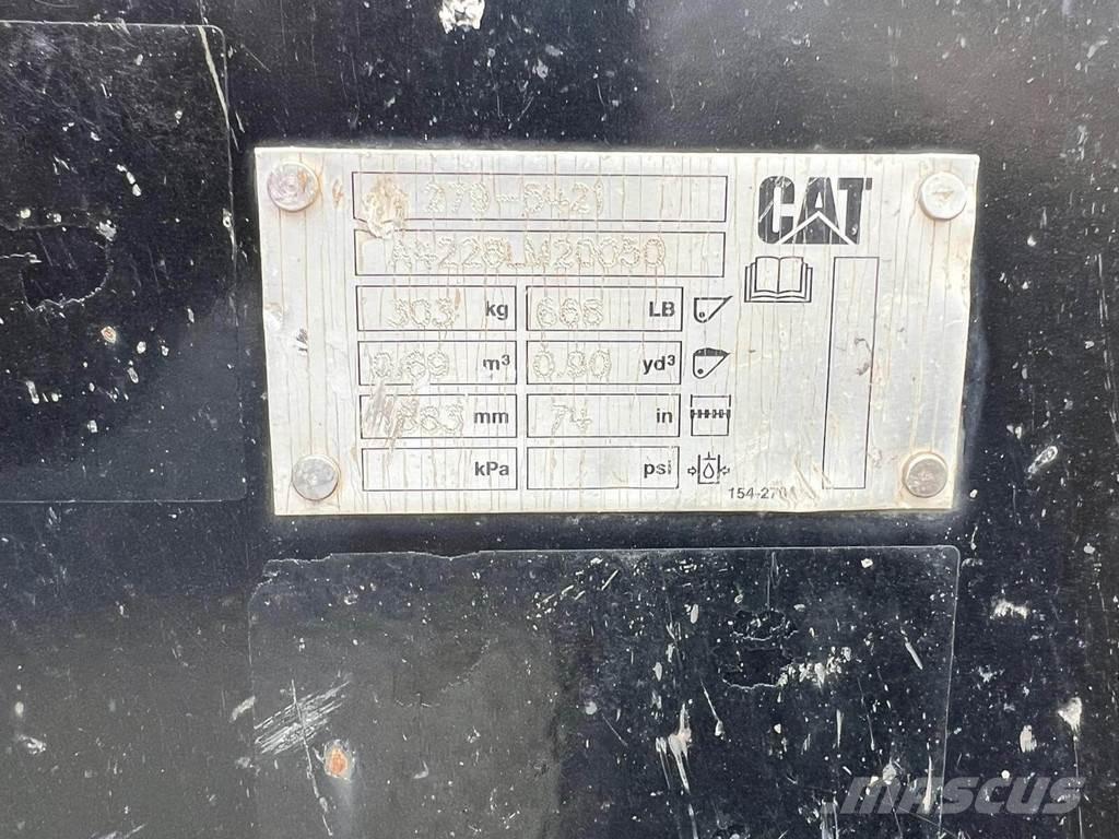 CAT 226D Мини товарачи
