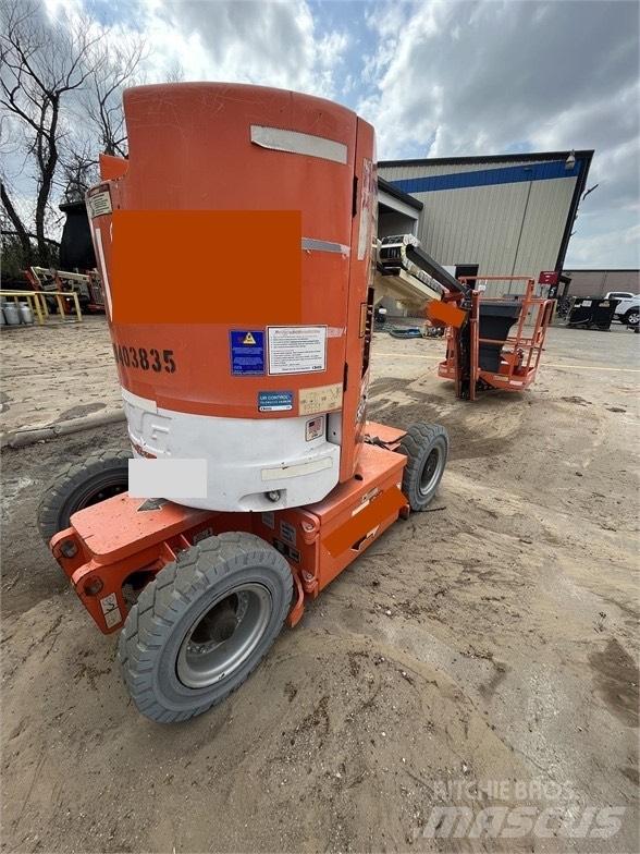 JLG E 300 AJP Ножични работни платформи