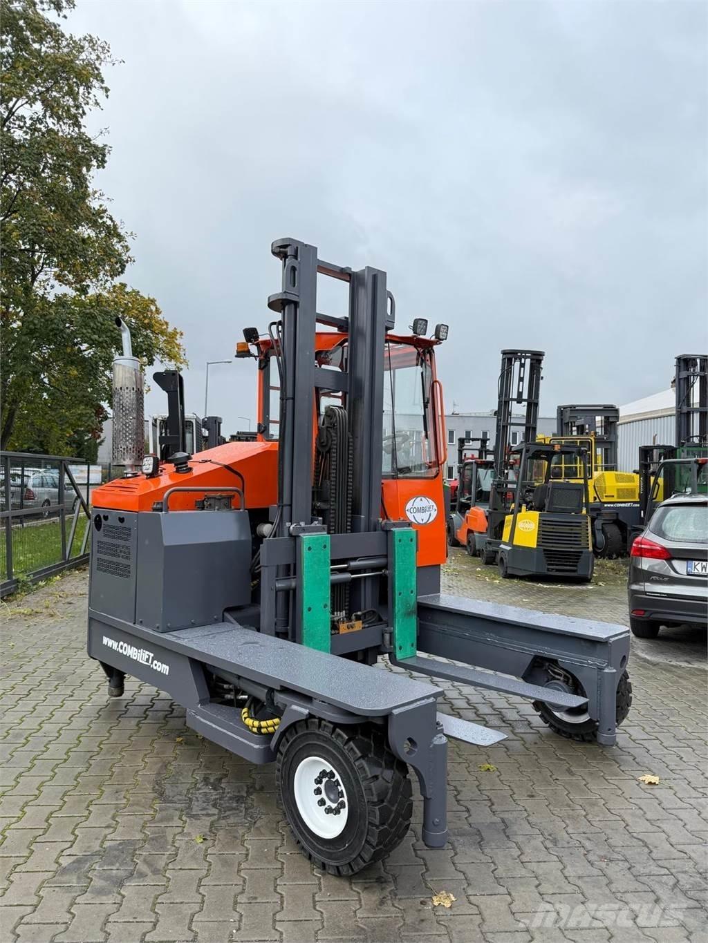 Combilift C5000 XL Повдигач с движение в 4 посоки
