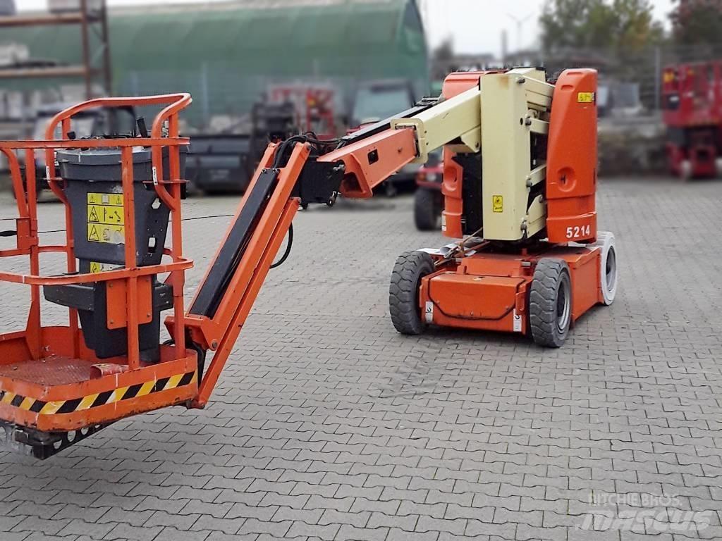 JLG E 300 AJP Съчленени стрелови подемници
