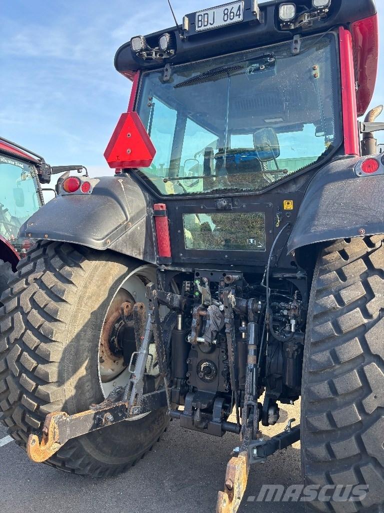 Valtra 191 HITECH Трактори