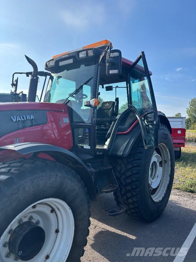 Valtra 191 HITECH Трактори