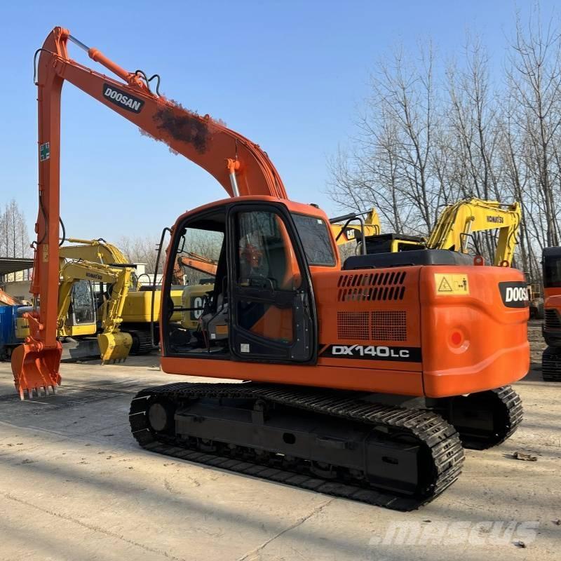 Doosan DX 140 Средни екскаватори 7т - 12т