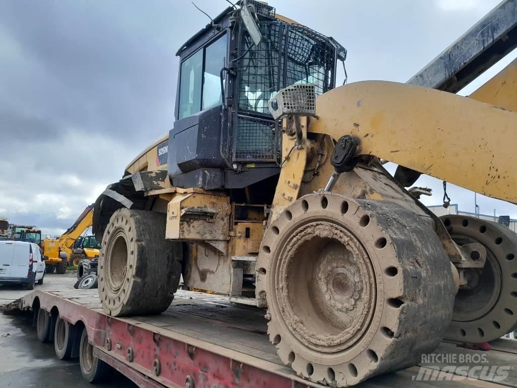 CAT 926 m Колесни товарачи