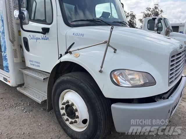 Freightliner M2 Товарни камиони за напитки