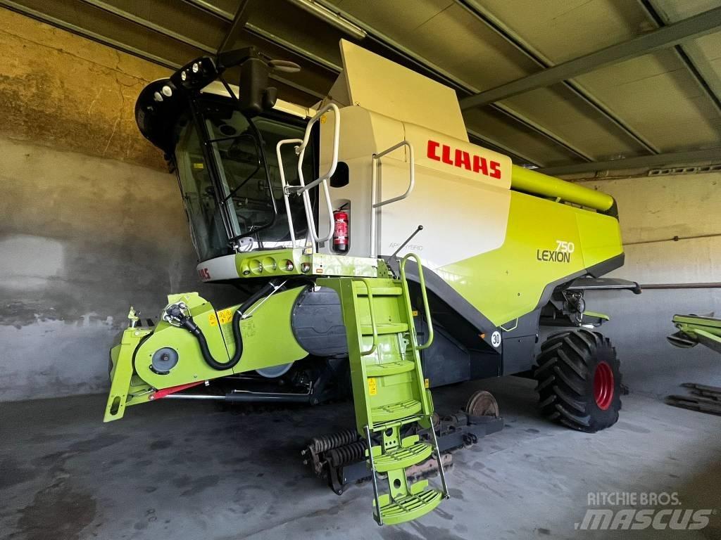 CLAAS LEXION 750 ACR Комбайни