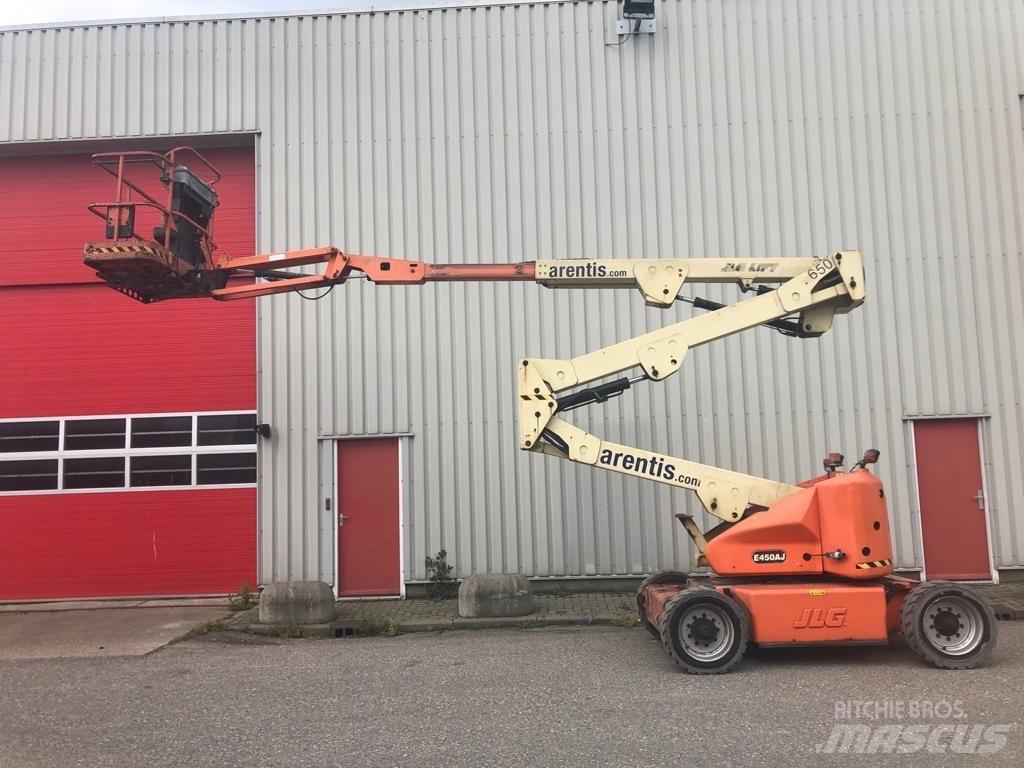 JLG E 450 AJ Съчленени стрелови подемници