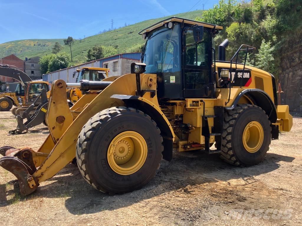 CAT 950 M Колесни товарачи