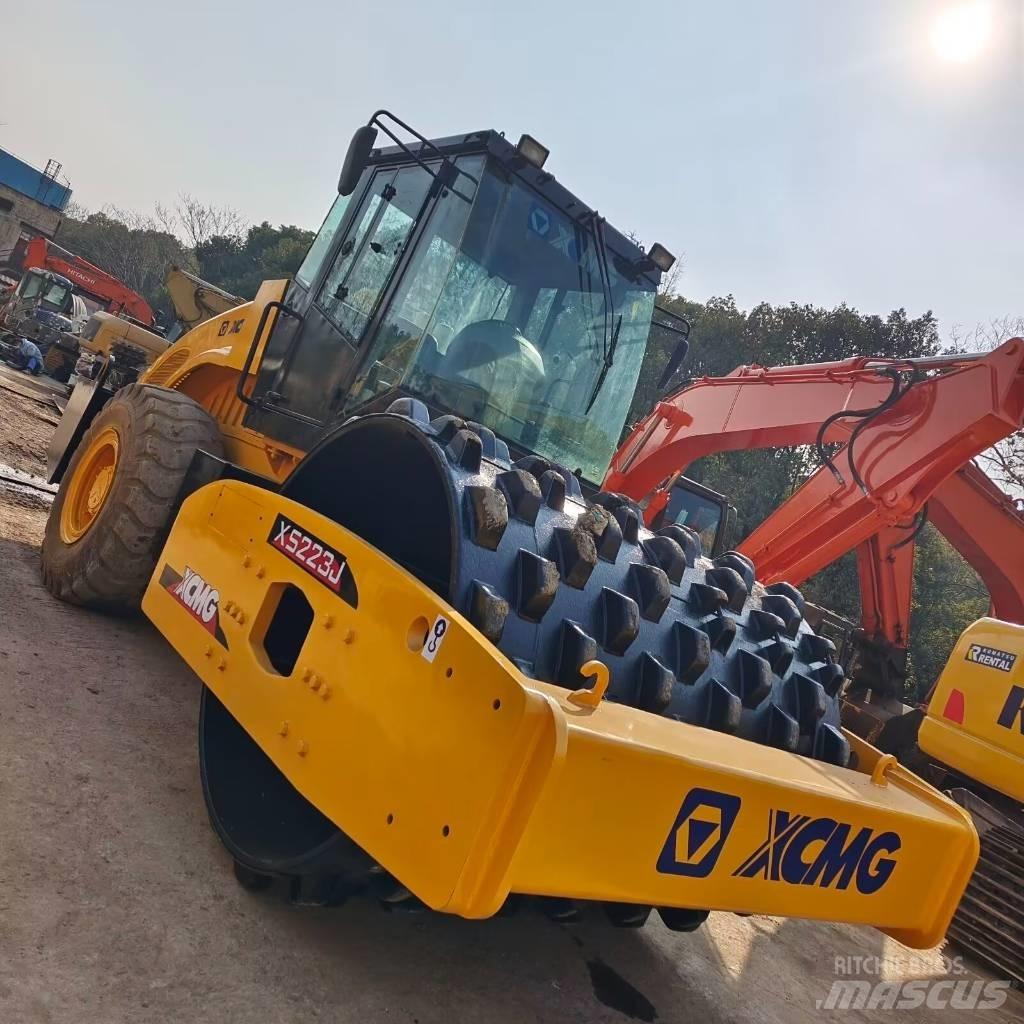 XCMG XS 223 J Еднобарабанни ролки
