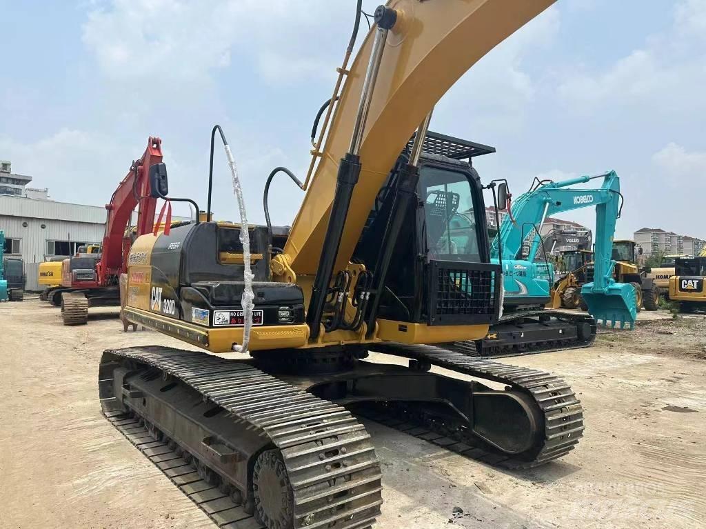 CAT 320 D Верижен екскаватор