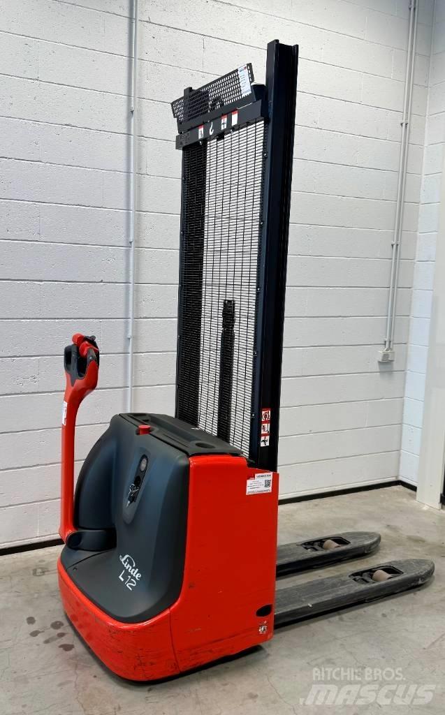 Linde L12i/1172 Колички високоповдигачи с теглич